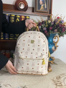 Balo da PU và balo  vải